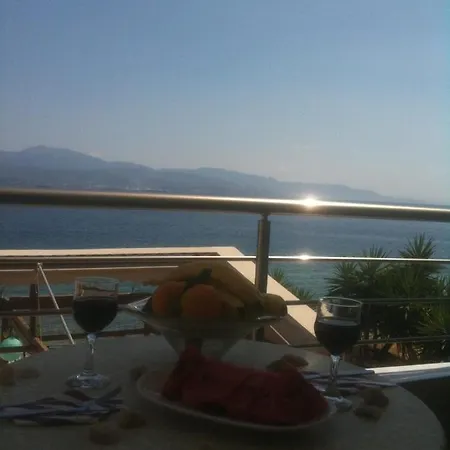 Almare Apartment *